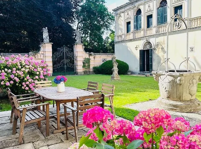 Wisteria Lodge By Veneto Villa