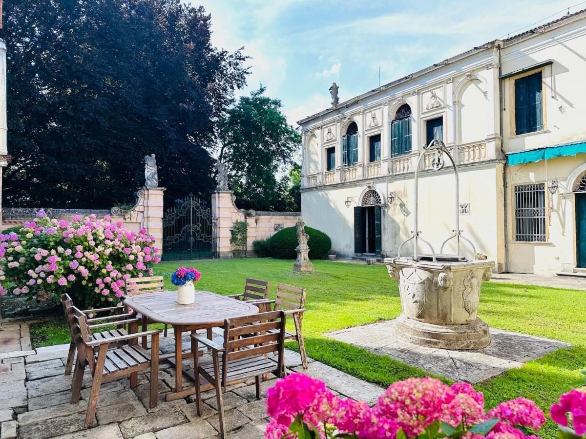 Wisteria By Veneto Villa *